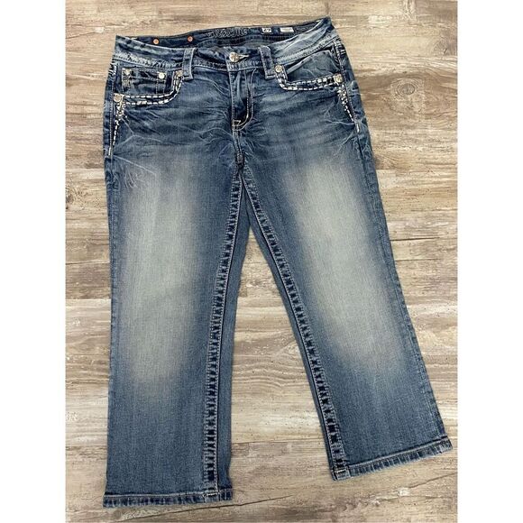Miss Me Signature Crop Jeans Rhinestone Mid Rise Women’s Sz 29 Waist - Picture 2 of 7